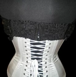 Satijnen Korset Top Met Broche -Rimba Winkel et ec095 satin corset top 5859