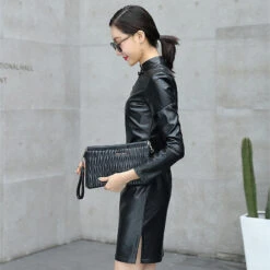 Zwarte Imitatielederen Cheongsam Stijl Mini Jurk Van MAE-Wear -Rimba Winkel mae cl 049 02