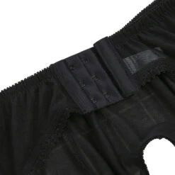 Vintage Stijl Jarretel Gordel - Zwart Powernet Van MAE-Wear -Rimba Winkel mesh garterbelt detail